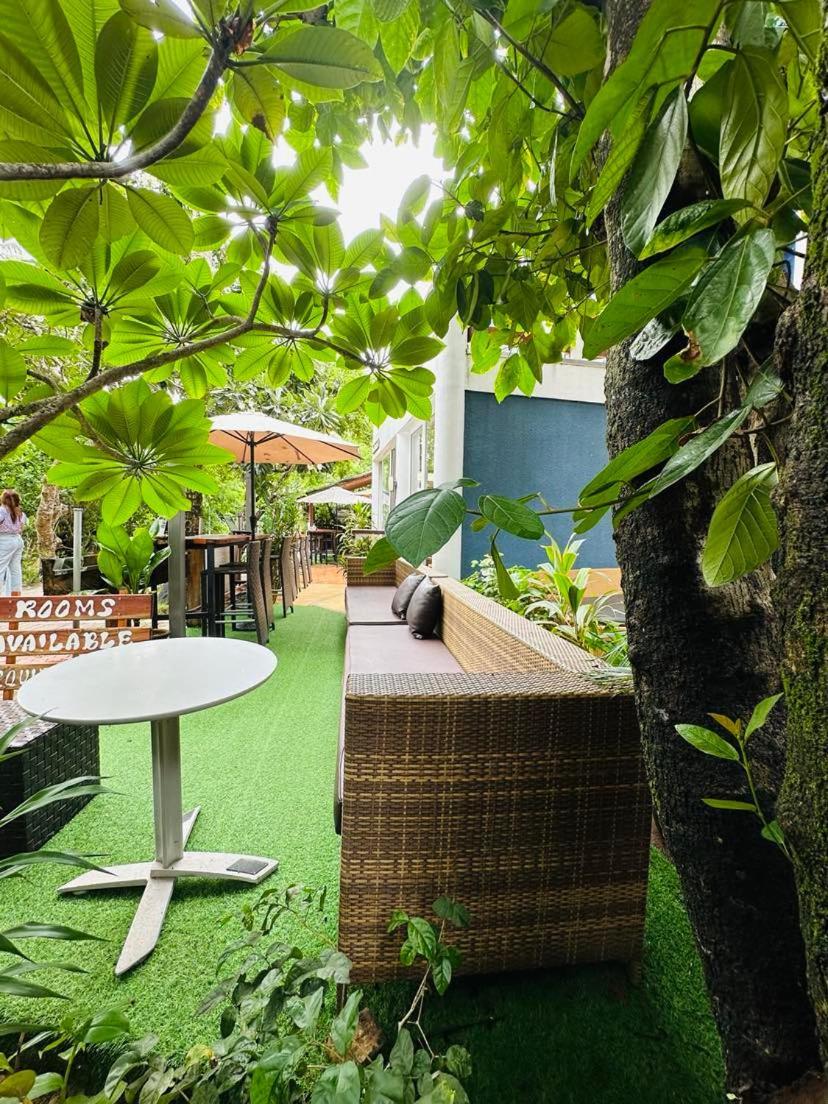 Aissatou Beach Resort Balabag  Luaran gambar