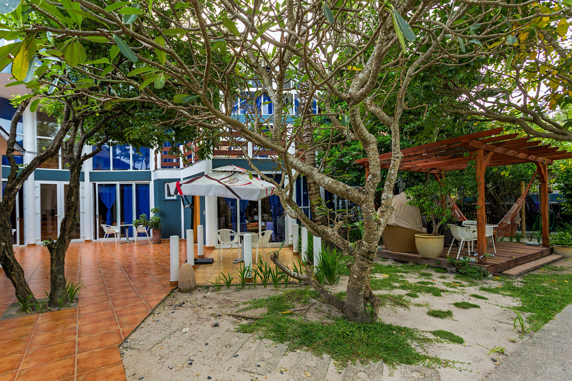 Aissatou Beach Resort Balabag  Luaran gambar